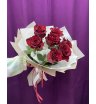 Букет «Букет из 7 красных роз в оформлении»