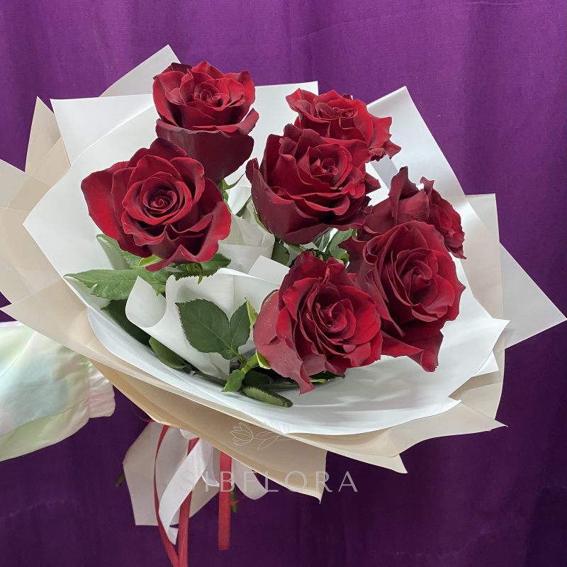 Букет «Букет из 7 красных роз в оформлении» 1