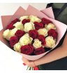 Букет «25 красно - белых роз»